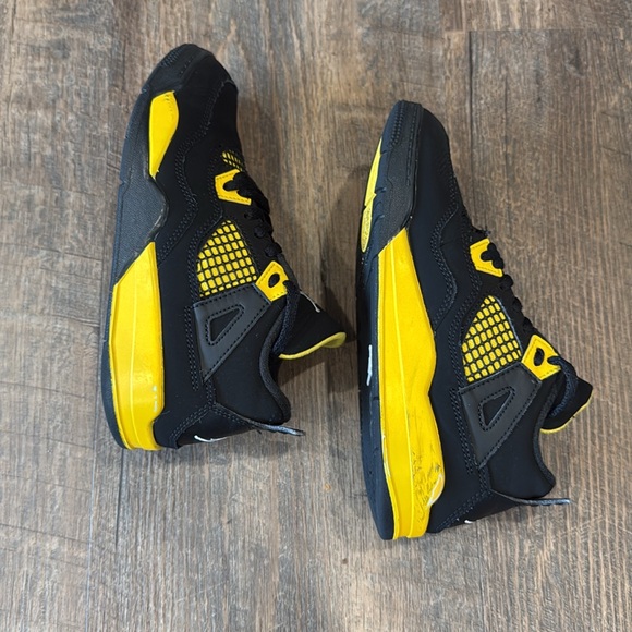 Air Jordan 4 Retro ‘Thunder’ Black Yellow Shoes 3Y - Picture 6 of 8